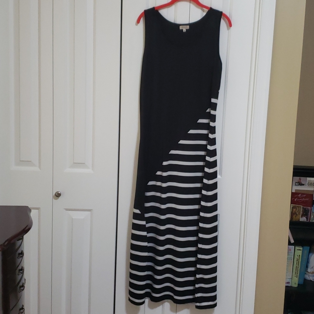 Black and white maxi dress